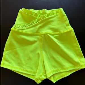 Tiger Friday Ruffle cross shorts CM